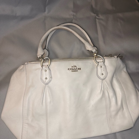 Coach purse with a few scratches only worn a few times - Picture 1 of 7